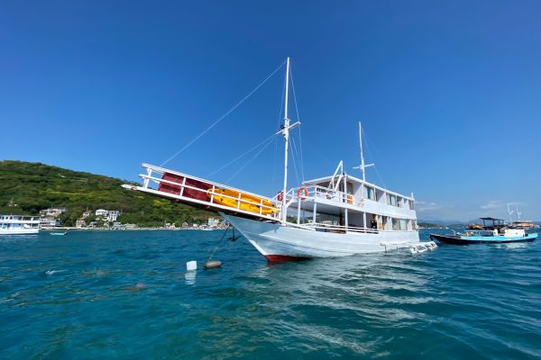 phinisi nadia alam kita,nadia boat,open trip komodo,komodo boat tour,komodo island tour,phinisi labuan bajo