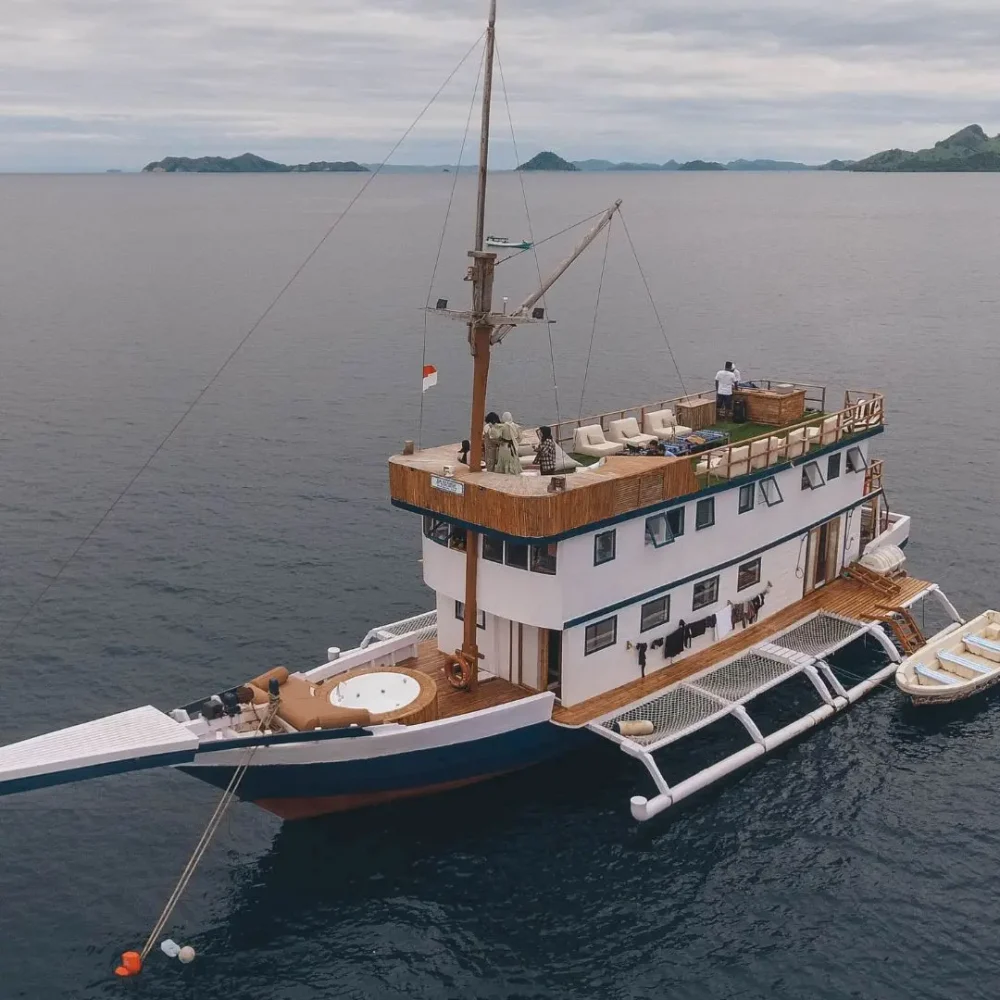 phinisi sea familia,sea familia boat,phinisi labuan bajo
