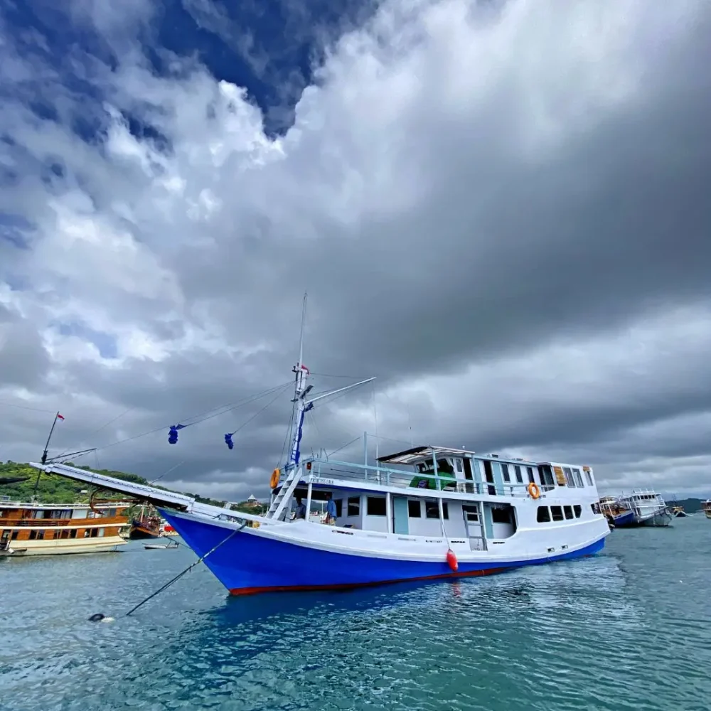 phinisi princess lala,princess lala boat,phinisi labuan bajo