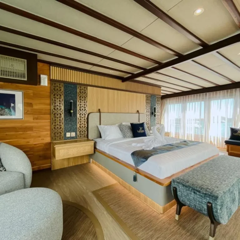 What It’s Like to Sleep on a Phinisi Liveaboard in Komodo