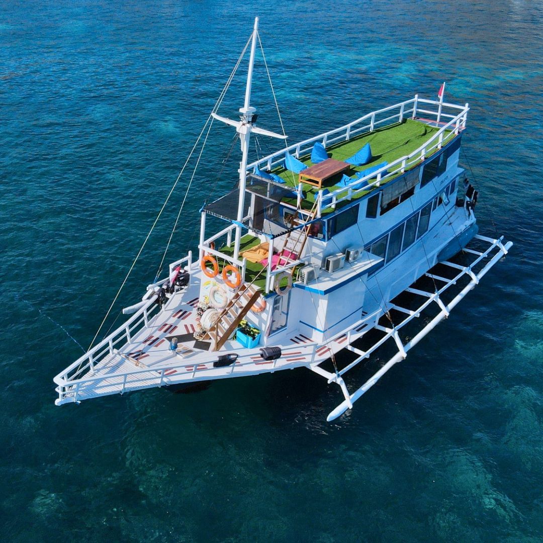 phinisi 3 island,3 island boat,open trip komodo,komodo boat tour,komodo island tour,phinisi labuan bajo