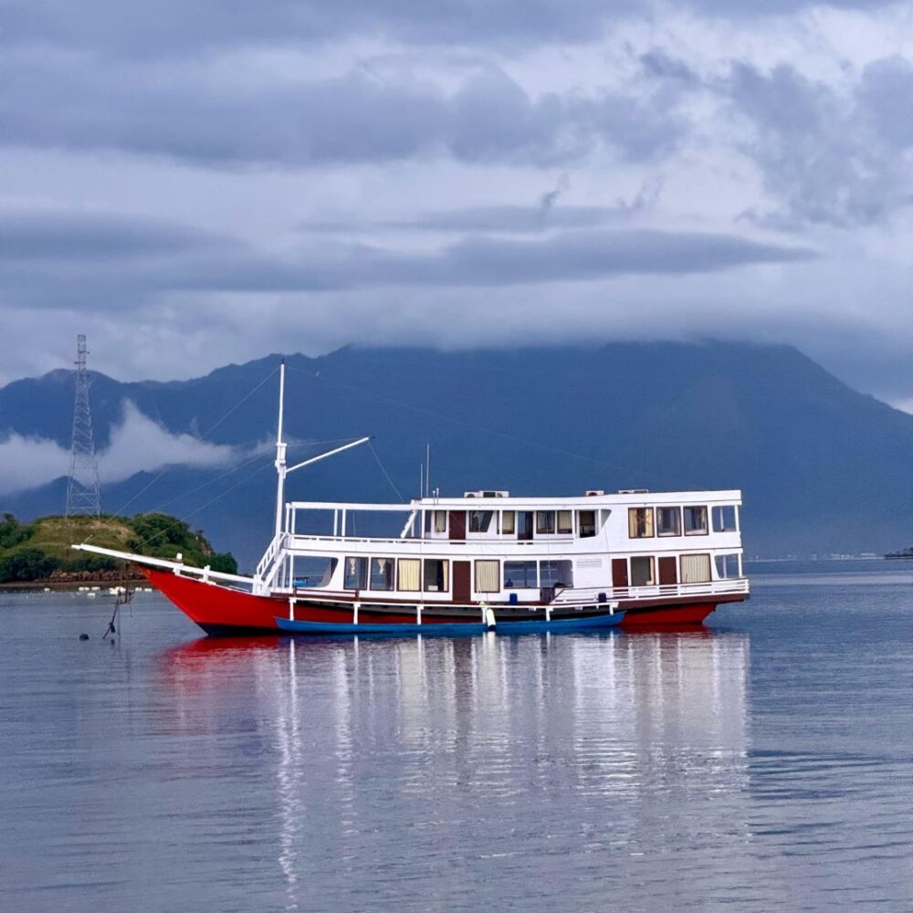 phinisi king cirox,king cirox labuan bajo