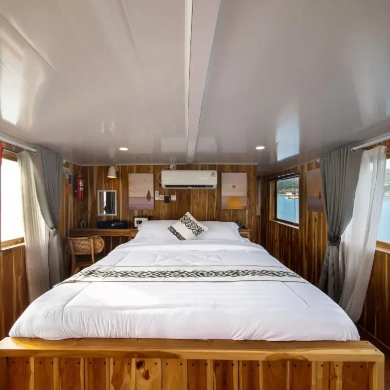 Arnav cabin Phinisi Myway