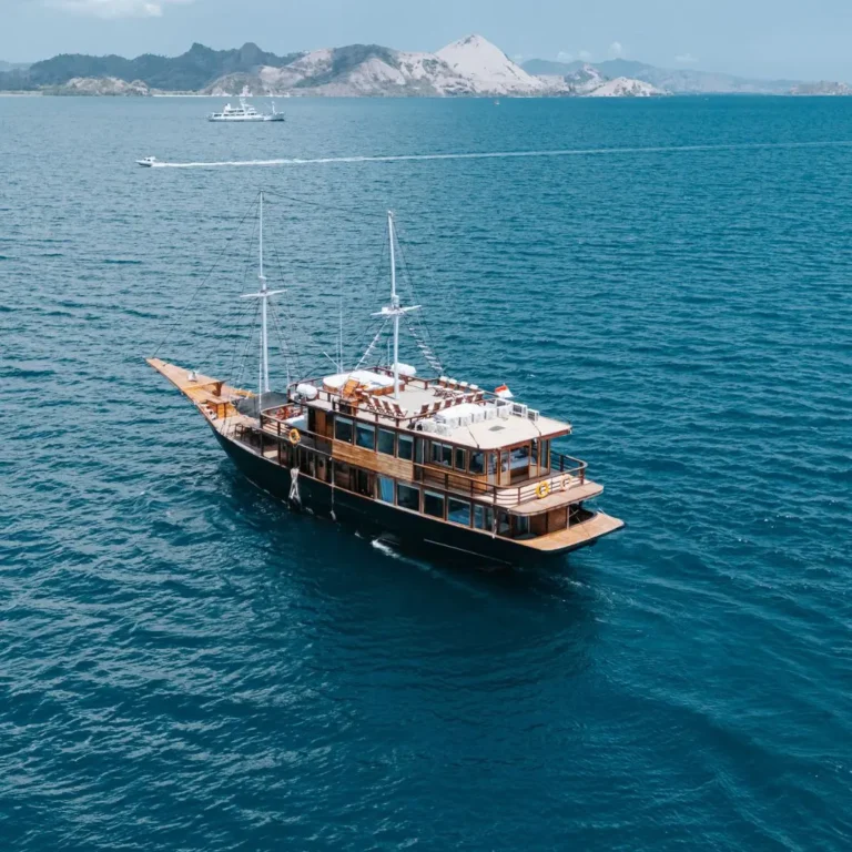 phinisi marea,phinisi labuan bajo