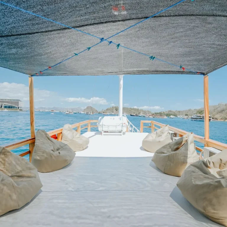 Phinisi Segara relax area 1