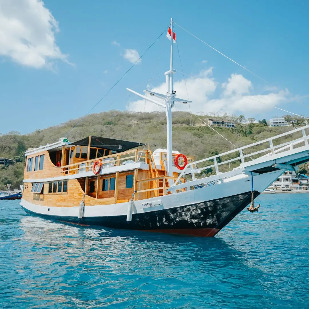 phinisi segara,segara boat,open trip komodo,komodo boat tour,komodo island tour,phinisi labuan bajo