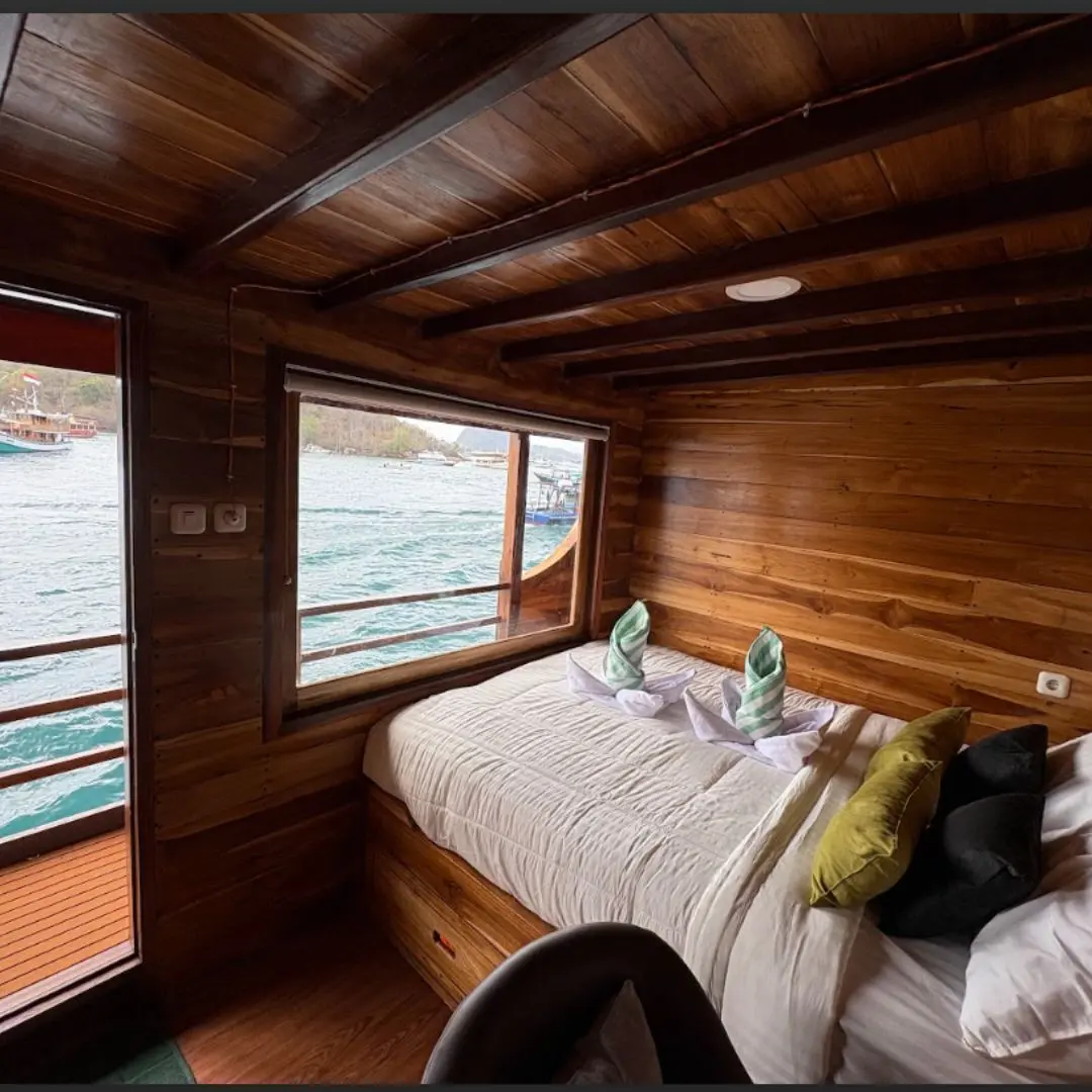 phinisi sundari voyage,phinisi labuan bajo