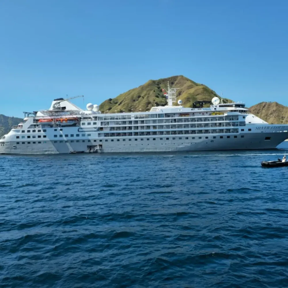 komodo island shore excursion tender process