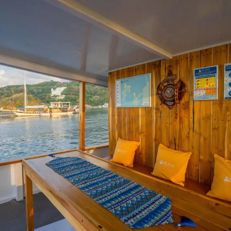 front deck Phinisi Myway