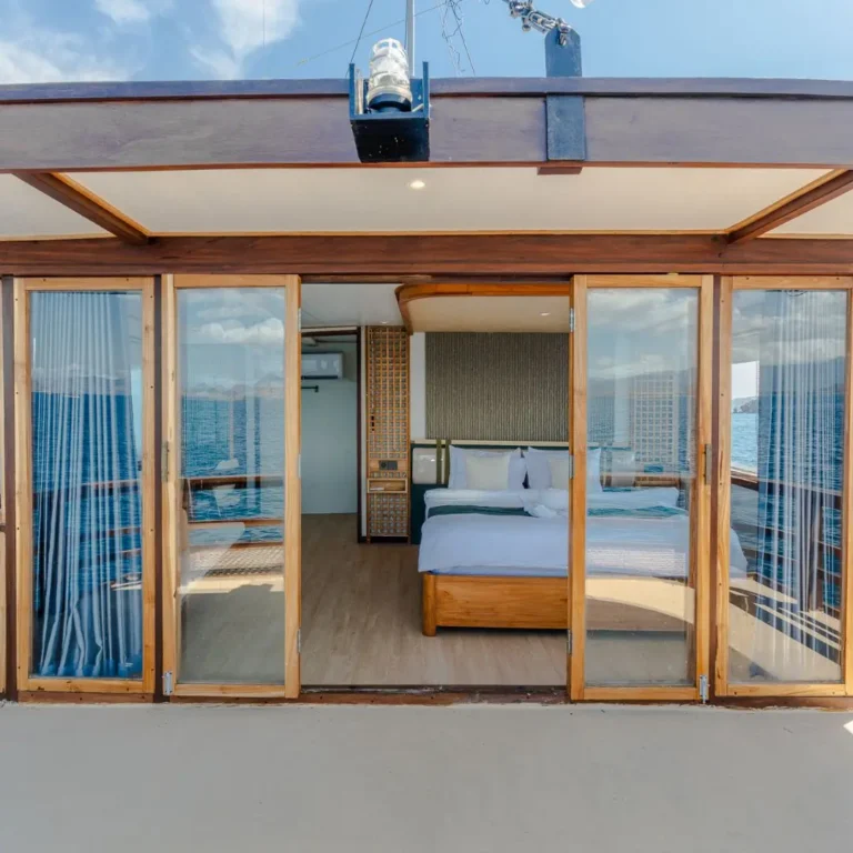 royal cabin balcony
