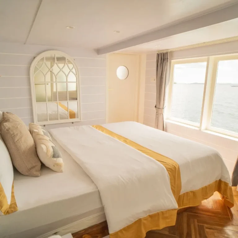 suite cabin phinisi zada nara