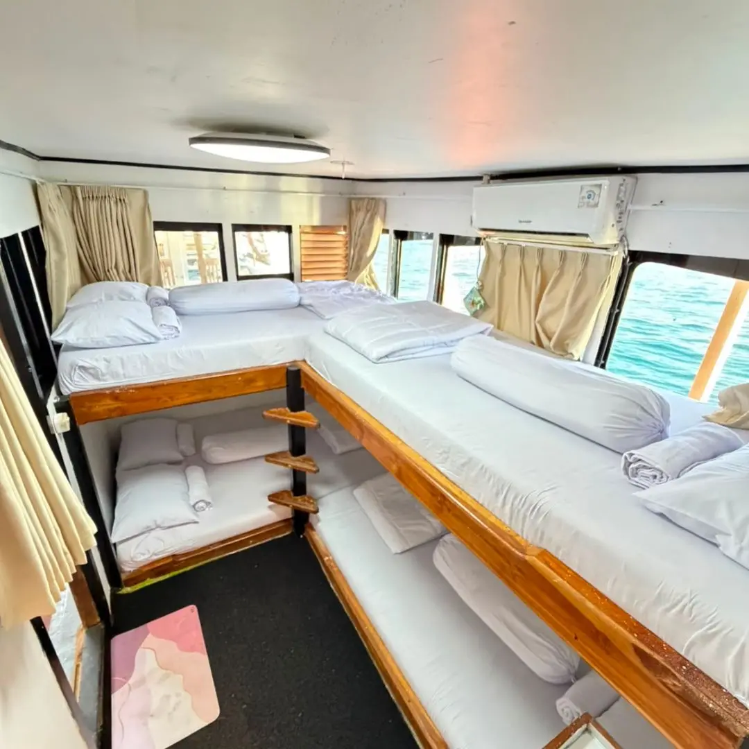 dara komodo boat,phinisi labuan bajo